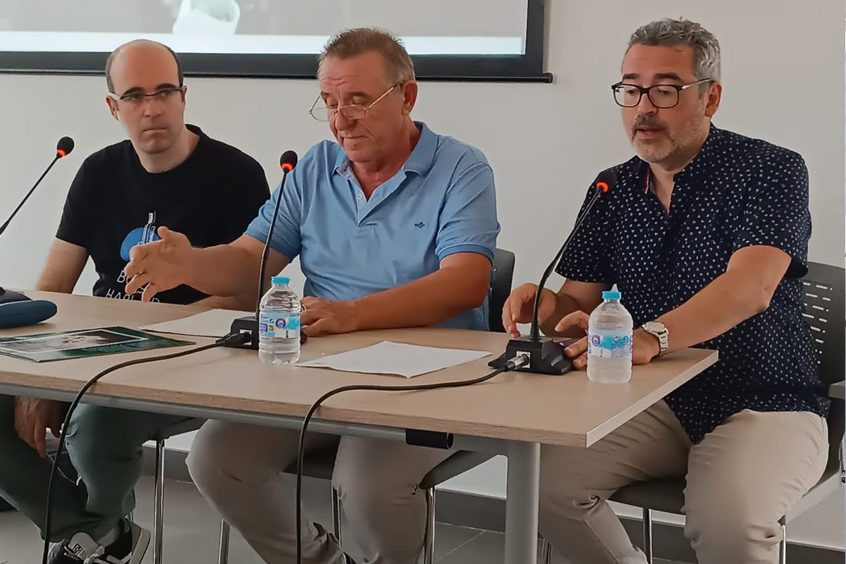 Mesa redonda sobre el toque de guitarra de Potajito de Casares, con Julio Guillén