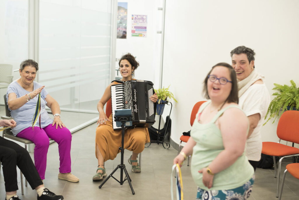 Taller de musicoterapia (Casares. Rosa Fina 2025)